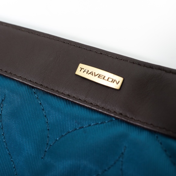 Travelon Quilted Teal Blue Medium Size Wristlet With Anti Theft RFID Blocking - Picture 4 of 14